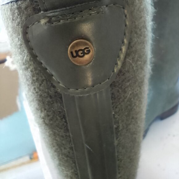 UGG Rain Boots - Picture 2 of 4